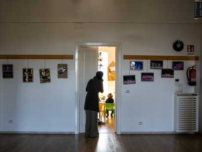 Visitiamo ora le aule della scuola d�infanzia che ospitano bambini dai tre ai cinque anni